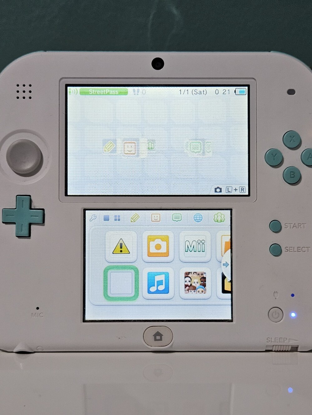 Nintendo 2DS Handheld Gaming Console FTR-001 Sea Green White Limited Edition